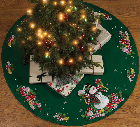 Bucilla Felt Tree Skirt Applique Kit 43" Round